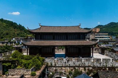 《古城》