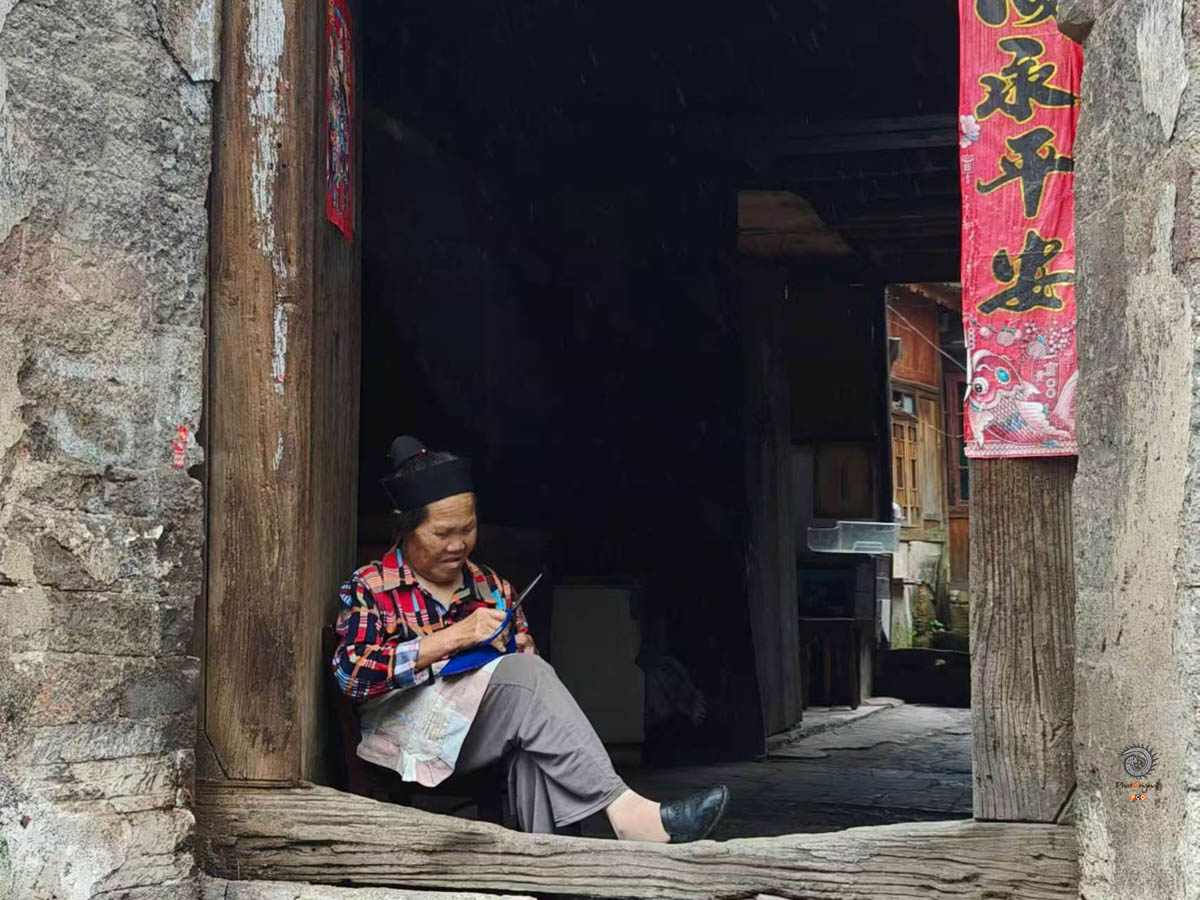 0081-《岁月的痕迹》罗会琴  电话135119073861200.jpg