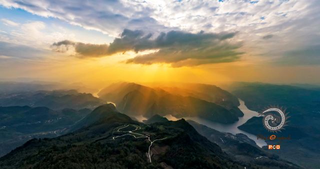 夕照乌江