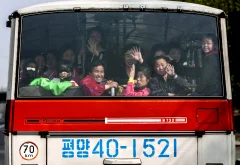 《走近向着“太阳”的人们》