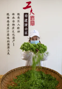 多彩贵州·第十四届中国原生态国际摄影大展 · xqy5778 的图集