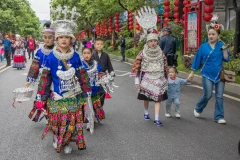 ​2024多彩贵州·第十七届中国原生态国际摄影大展 · 路人悠悠 的图集