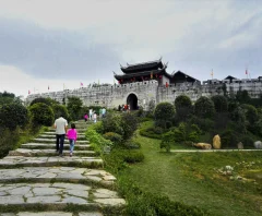 2025多彩贵州·第十八届中国原生态国际摄影大展 · 彩虹的微笑 的图集