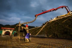 多彩贵州·第十四届中国原生态国际摄影大展 · 无线的风筝 的图集