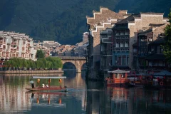2023多彩贵州·第十六届中国原生态国际摄影大展 · 老游子 的图集