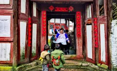 多彩贵州·第十四届中国原生态国际摄影大展 · 挺拳而立 的图集
