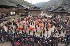《欢庆》