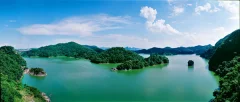 《尽显高原湖光山色》