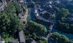 2023多彩贵州·第十六届中国原生态国际摄影大展 · 独立寒秋 的图集