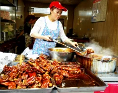 2025多彩贵州·第十八届中国原生态国际摄影大展 · 彩虹的微笑 的图集