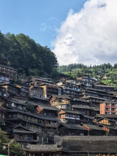 2025多彩贵州·第十八届中国原生态国际摄影大展 · 襟花 的图集