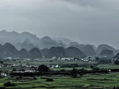 2025多彩贵州·第十八届中国原生态国际摄影大展 · 襟花 的图集