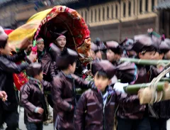 《抬官人》