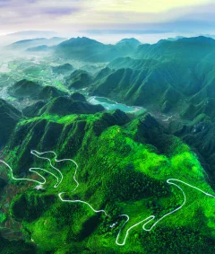 《红色遵义路，互连互通进万家》
