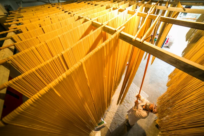 毕节·大方 长石镇面条加工厂