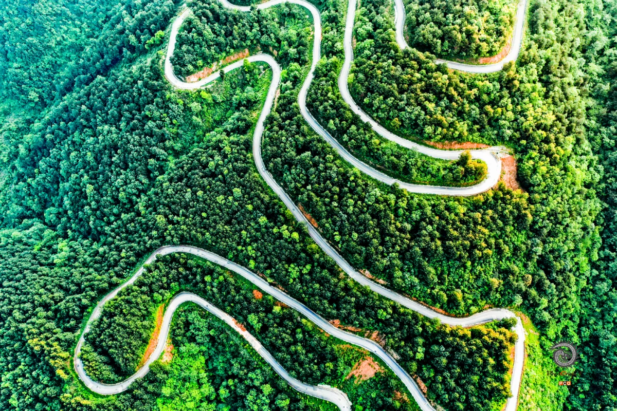 最美组组通公路