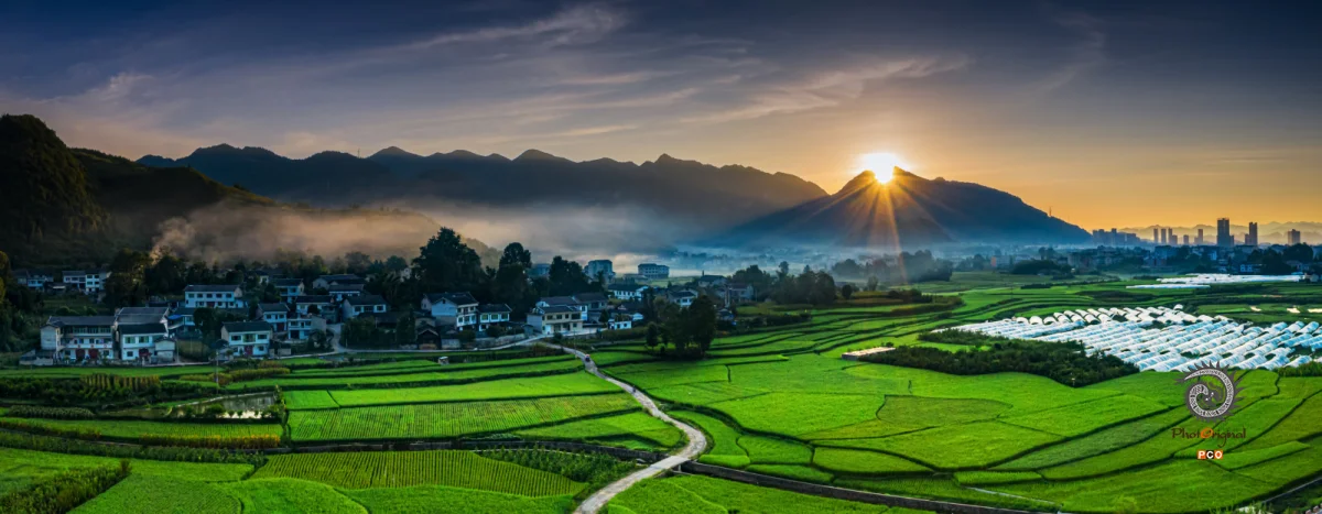 第十五届多彩贵州·中国原生态国际摄影大展·”空中瞰贵州”主题征稿 · 光影之旅 的图集
