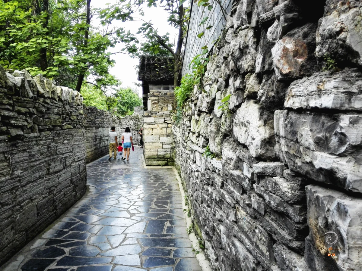 2025多彩贵州·第十八届中国原生态国际摄影大展 · 彩虹的微笑 的图集