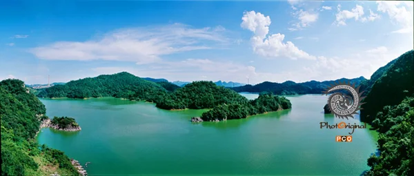 《尽显高原湖光山色》