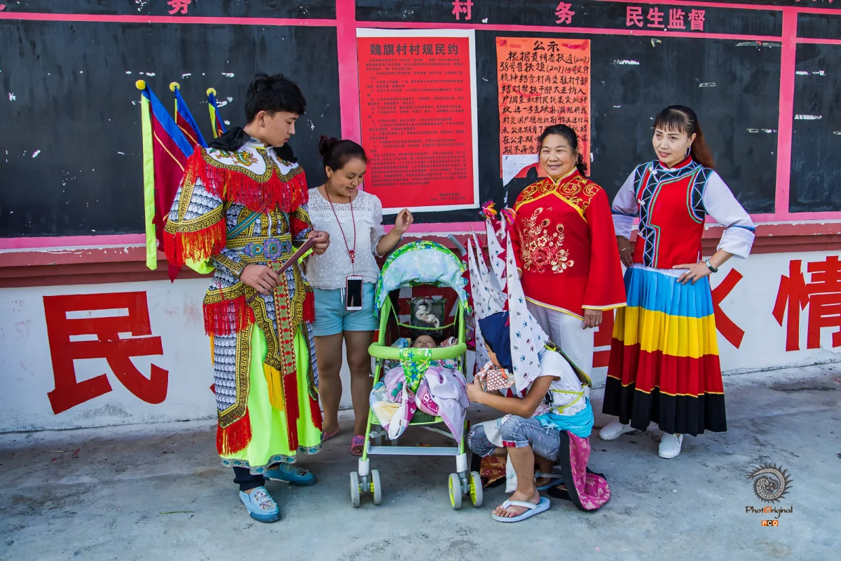​2024多彩贵州·第十七届中国原生态国际摄影大展 · 路人悠悠 的图集