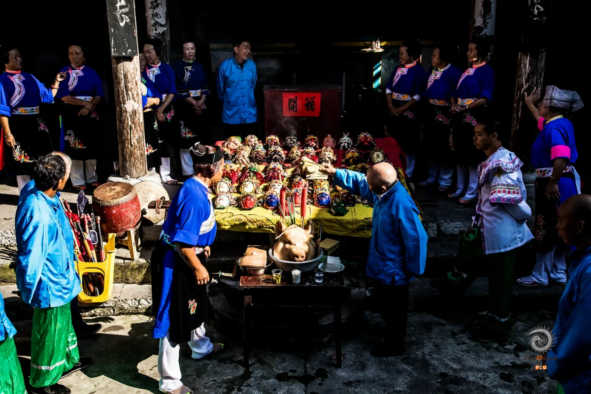 ​2024多彩贵州·第十七届中国原生态国际摄影大展 · 路人悠悠 的图集
