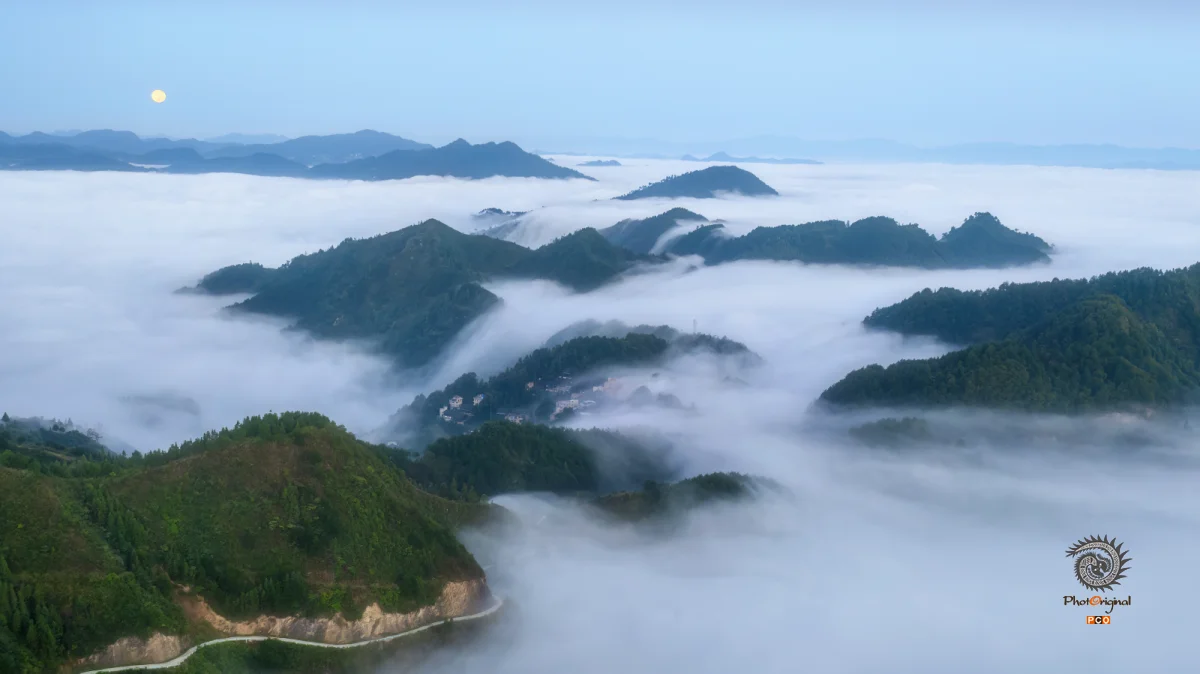 第十五届多彩贵州·中国原生态国际摄影大展·”空中瞰贵州”主题征稿 · 罗子钧 的图集