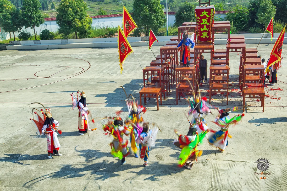 ​2024多彩贵州·第十七届中国原生态国际摄影大展 · 路人悠悠 的图集