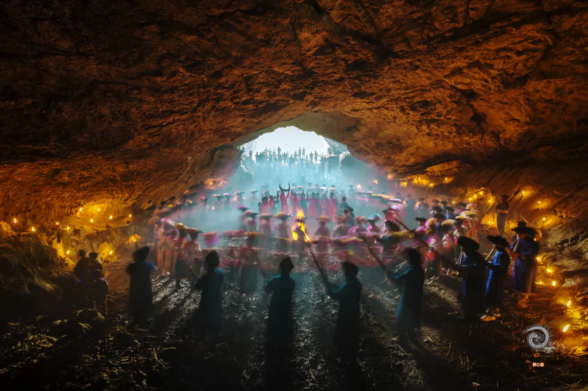 《祭洞》