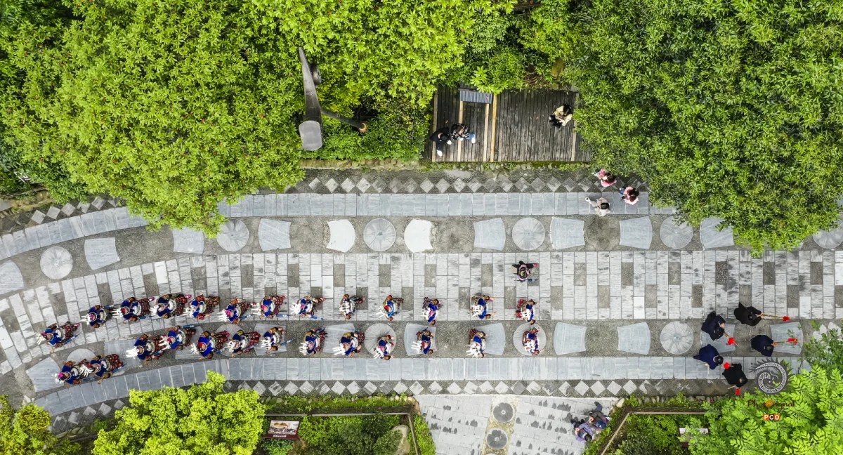 多彩贵州·第十四届中国原生态国际摄影大展 · 冷雨飘扬 的图集