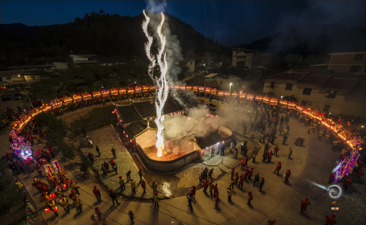 《龙魂》