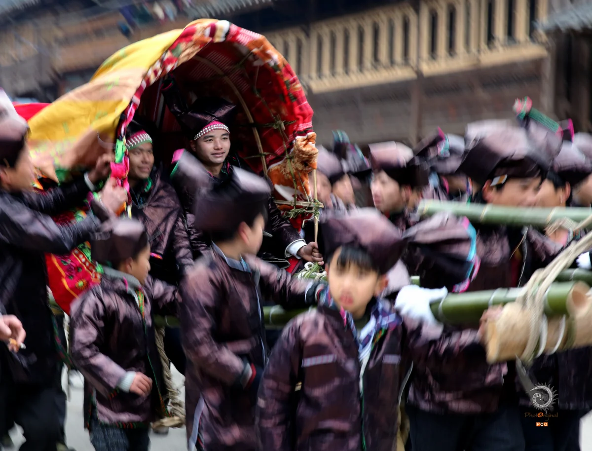 《抬官人》