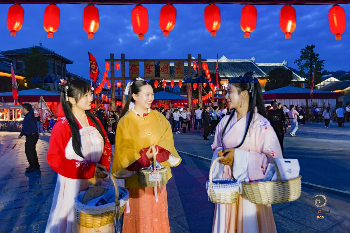 多彩贵州·第十四届中国原生态国际摄影大展 · 朱进 的图集