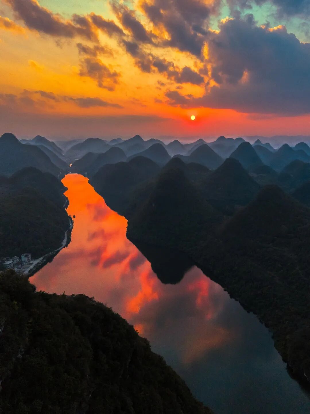 光影里的烟火气 山地间的旅居图——第十九届中国原生态国际摄影大展的旅居叙事