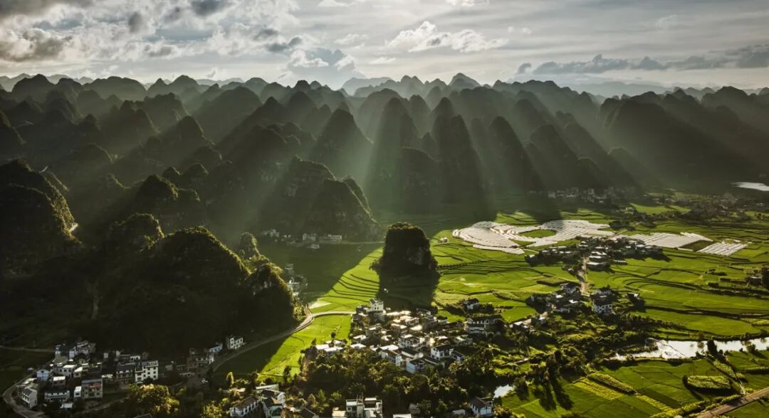 光影对话·旅居故事丨她从深圳来，在万峰林把日子“住”成了风景