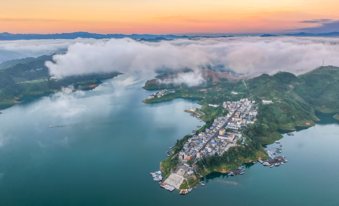 心安贵州 | 遇山水盛景，也遇人间烟火